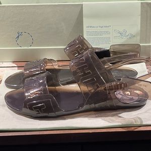 OFF-WHITE C/O Virgil Abloh